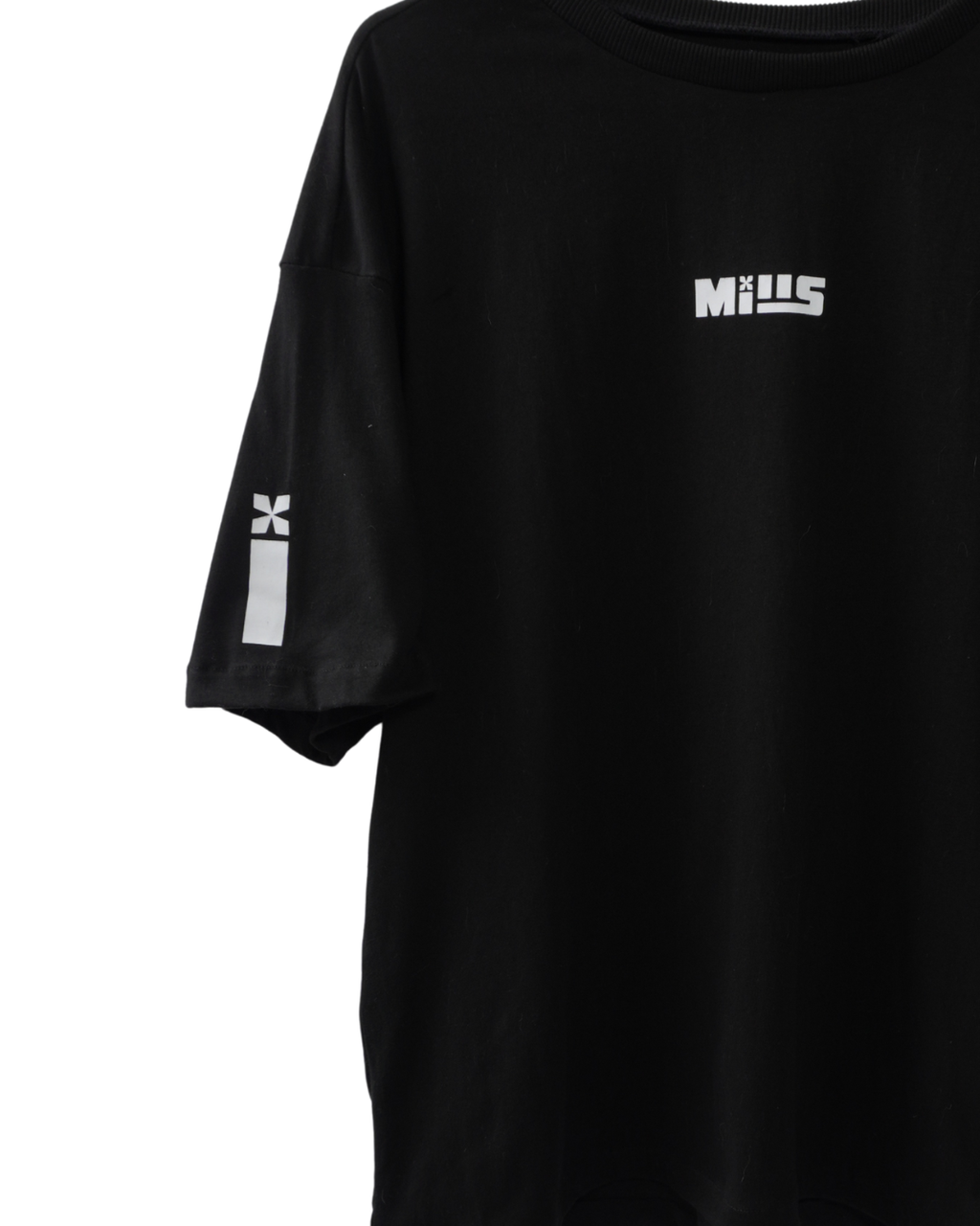 CAMISETA BÁSICA NEGRA BOXY FIT - MILLS