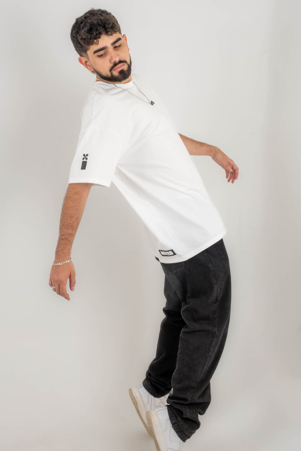 CAMISETA MILLS ECLOSION WHITE - OVERSIZE