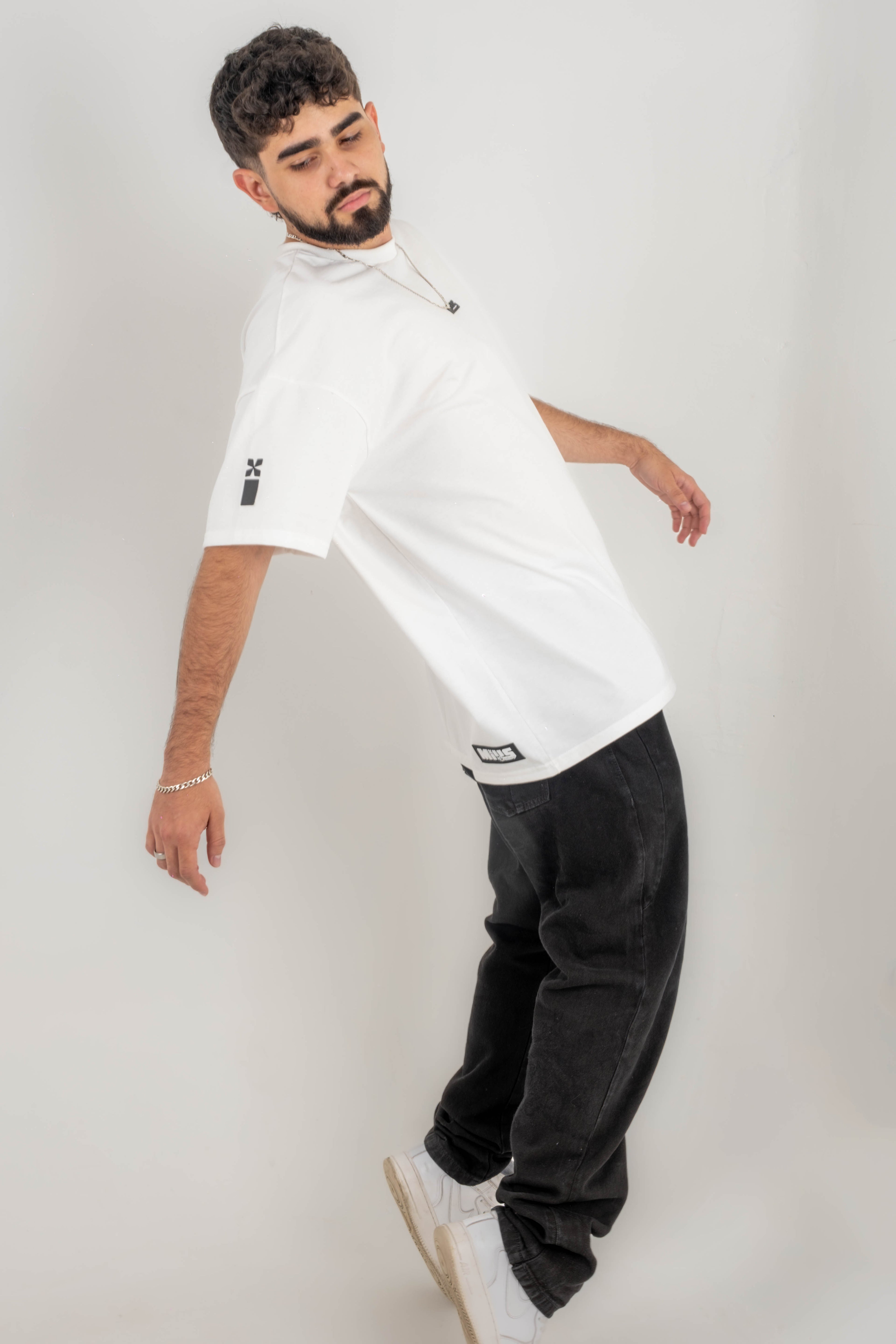 CAMISETA MILLS ECLOSION WHITE - OVERSIZE