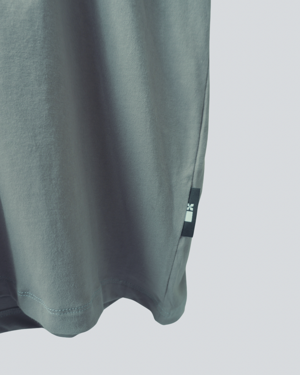 CAMISETA BÁSICA GRIS BOXY FIT - MILLS